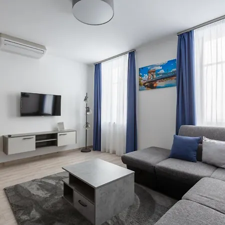 Apartment All Time Elegance In The Pulsing Center *