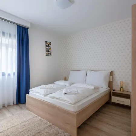 All Time Elegance In The Pulsing Center Apartment *
